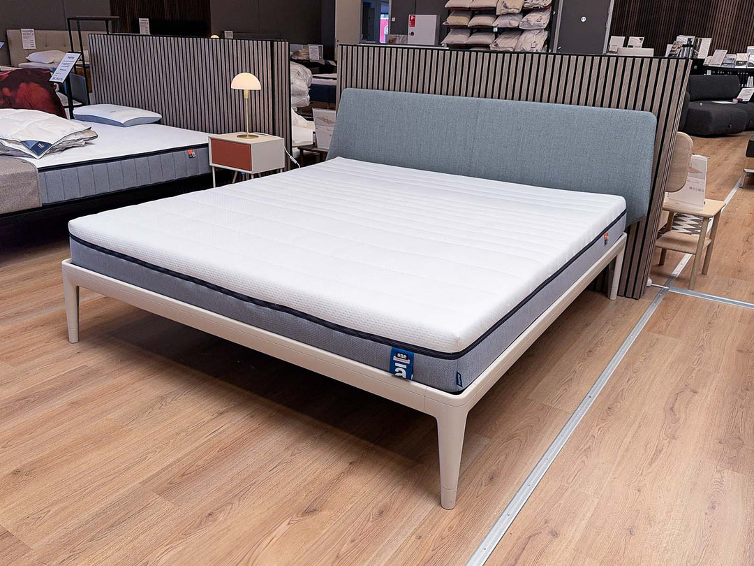 OUTLET Auping Essential med gavl