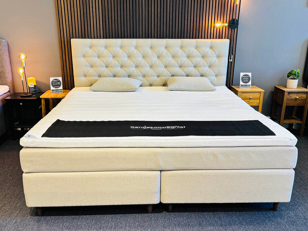 Outlet Højby Ocean kontinental 210x210 cm | Komplet med gavl, ben og topmadras