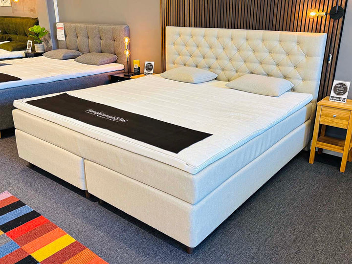 Outlet Højby Ocean kontinental 210x210 cm | Komplet med gavl, ben og topmadras