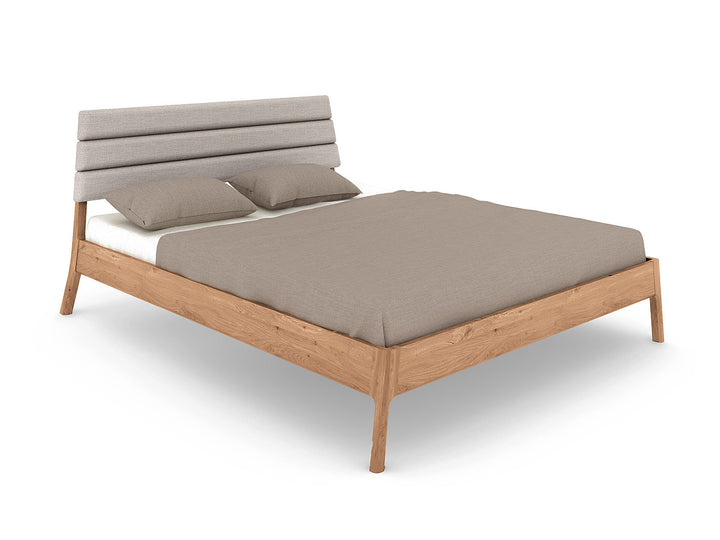 Nordic Design light sengeramme med stof gavl 180x200 cm