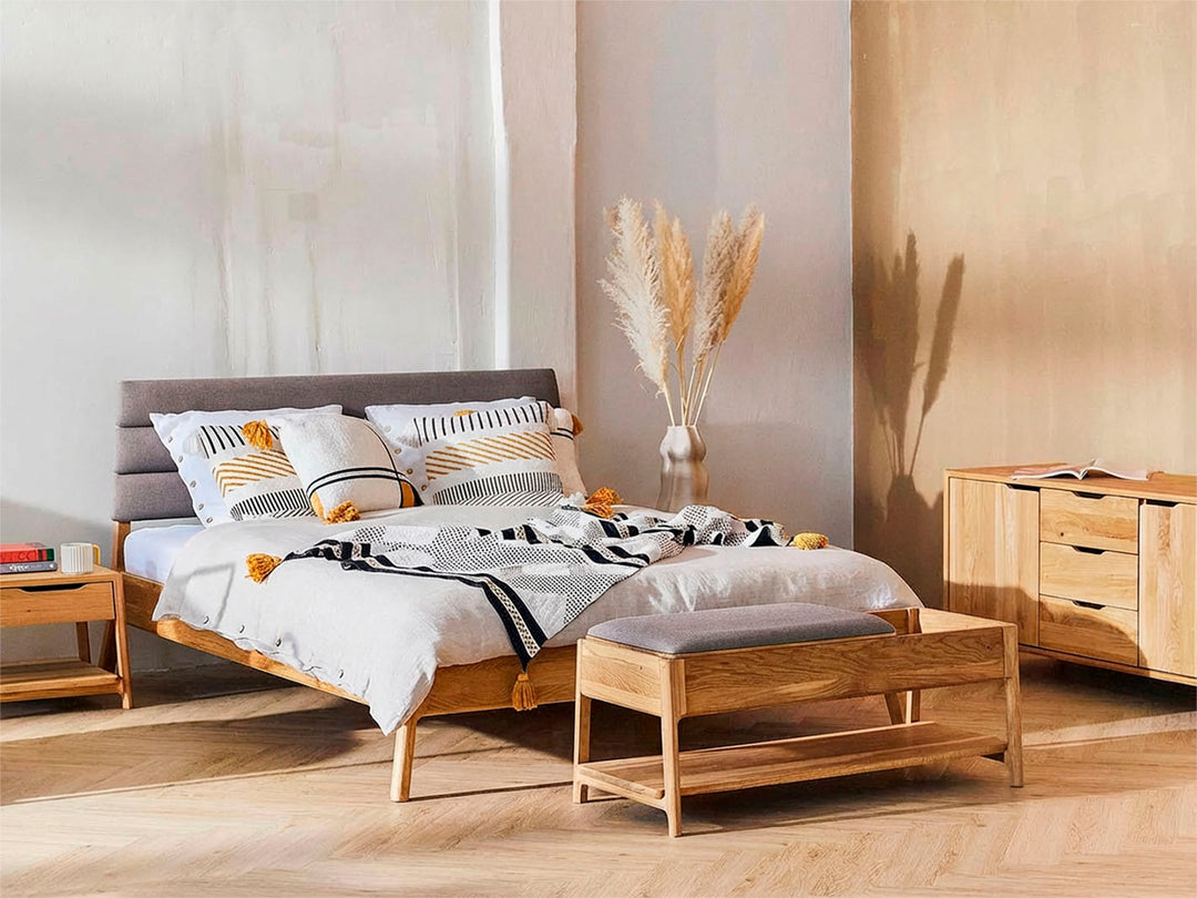 Nordic Design light sengeramme med stof gavl 140x200 cm